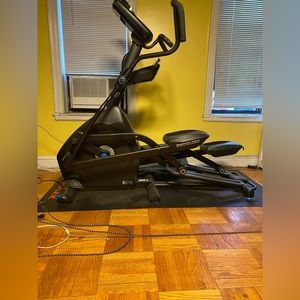 NEW - Elliptical machine